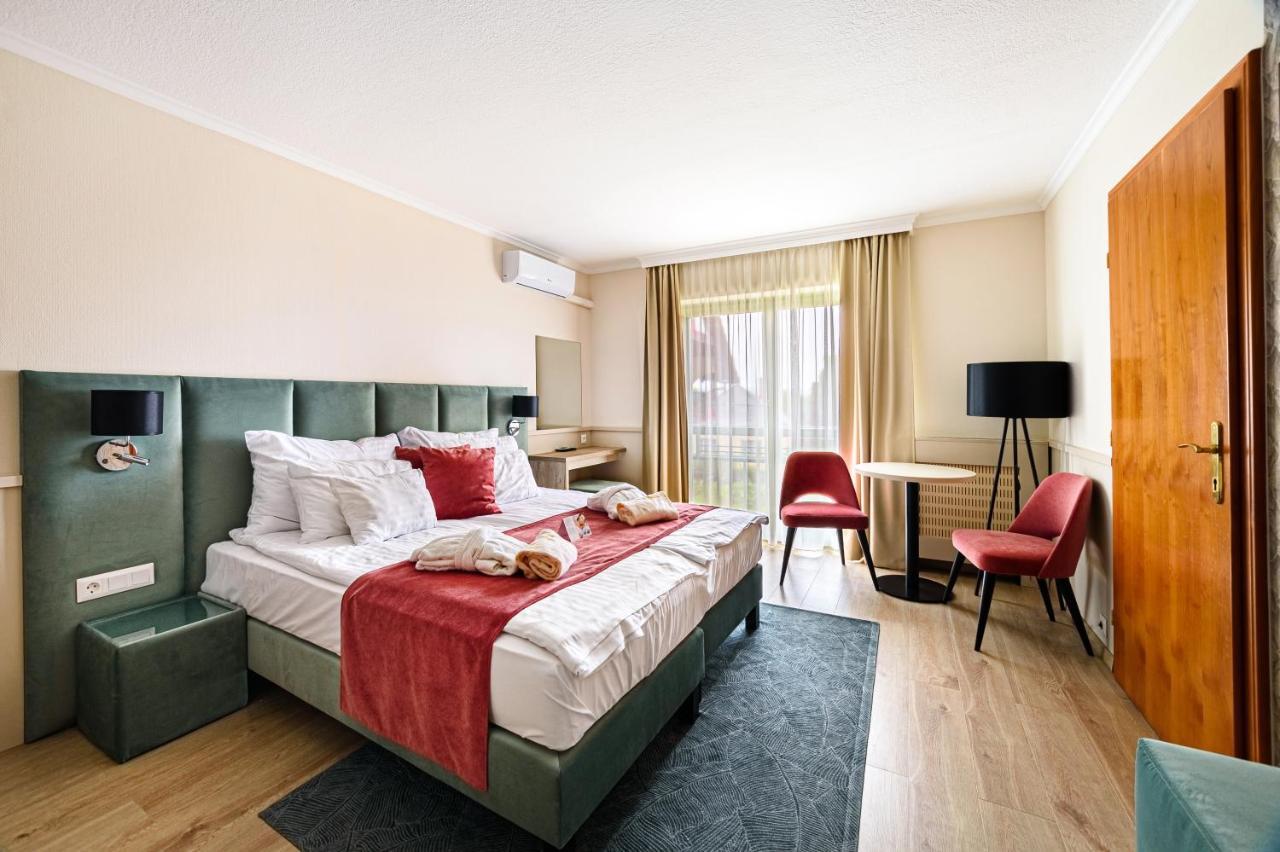 Holiday Club Apartman Hotel Heviz Exterior foto