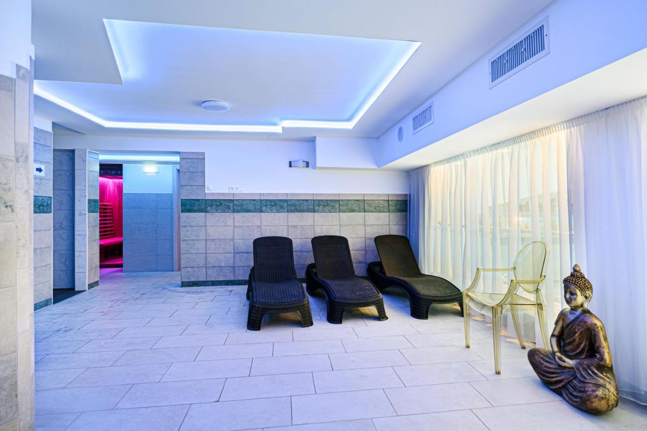 Holiday Club Apartman Hotel Heviz Exterior foto