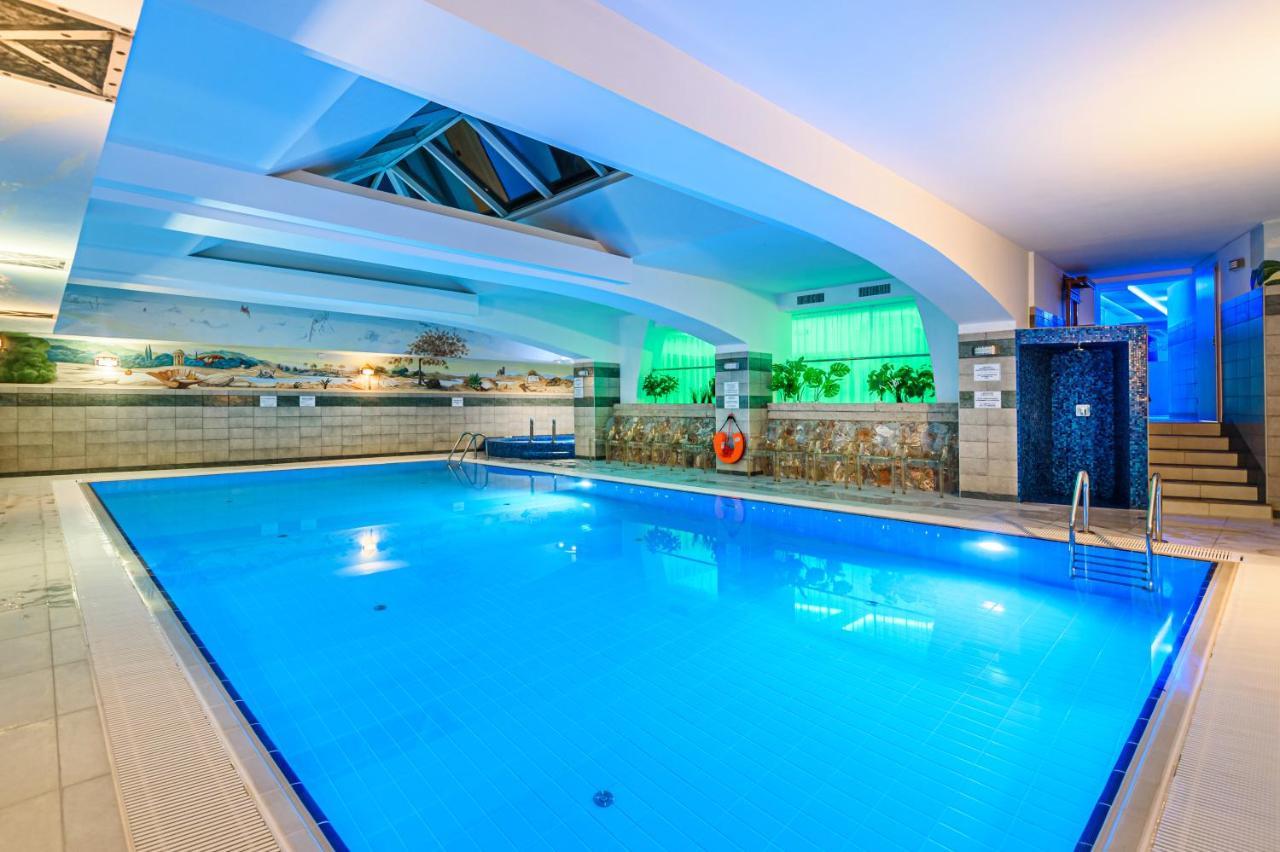 Holiday Club Apartman Hotel Heviz Exterior foto