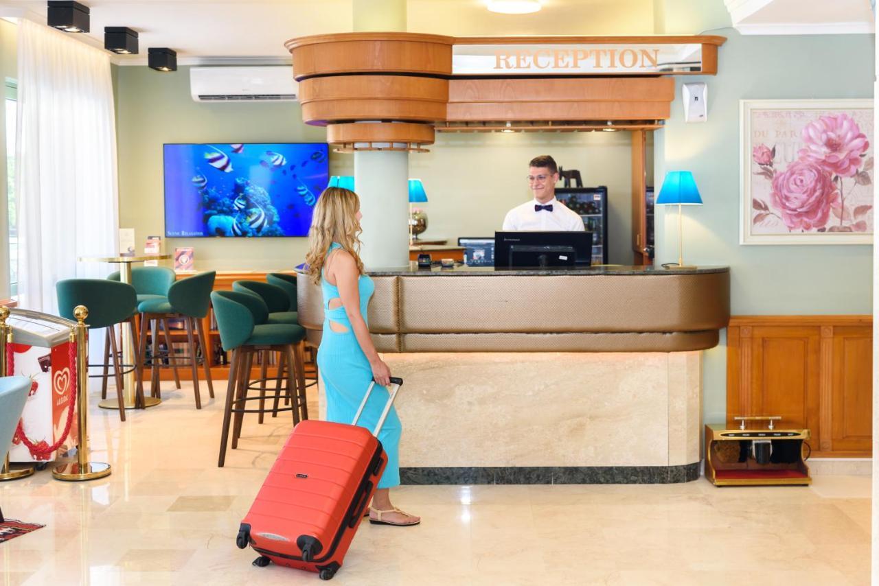 Holiday Club Apartman Hotel Heviz Exterior foto