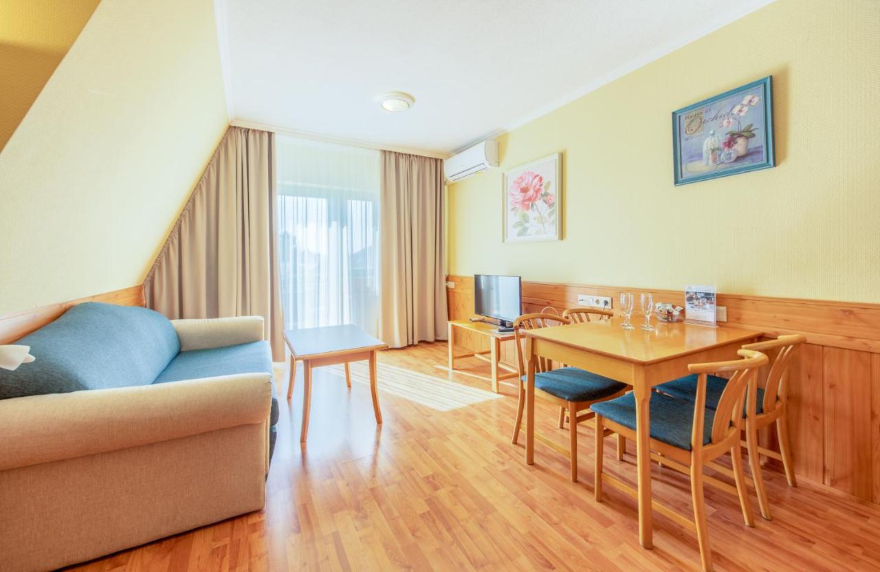 Holiday Club Apartman Hotel Heviz Exterior foto