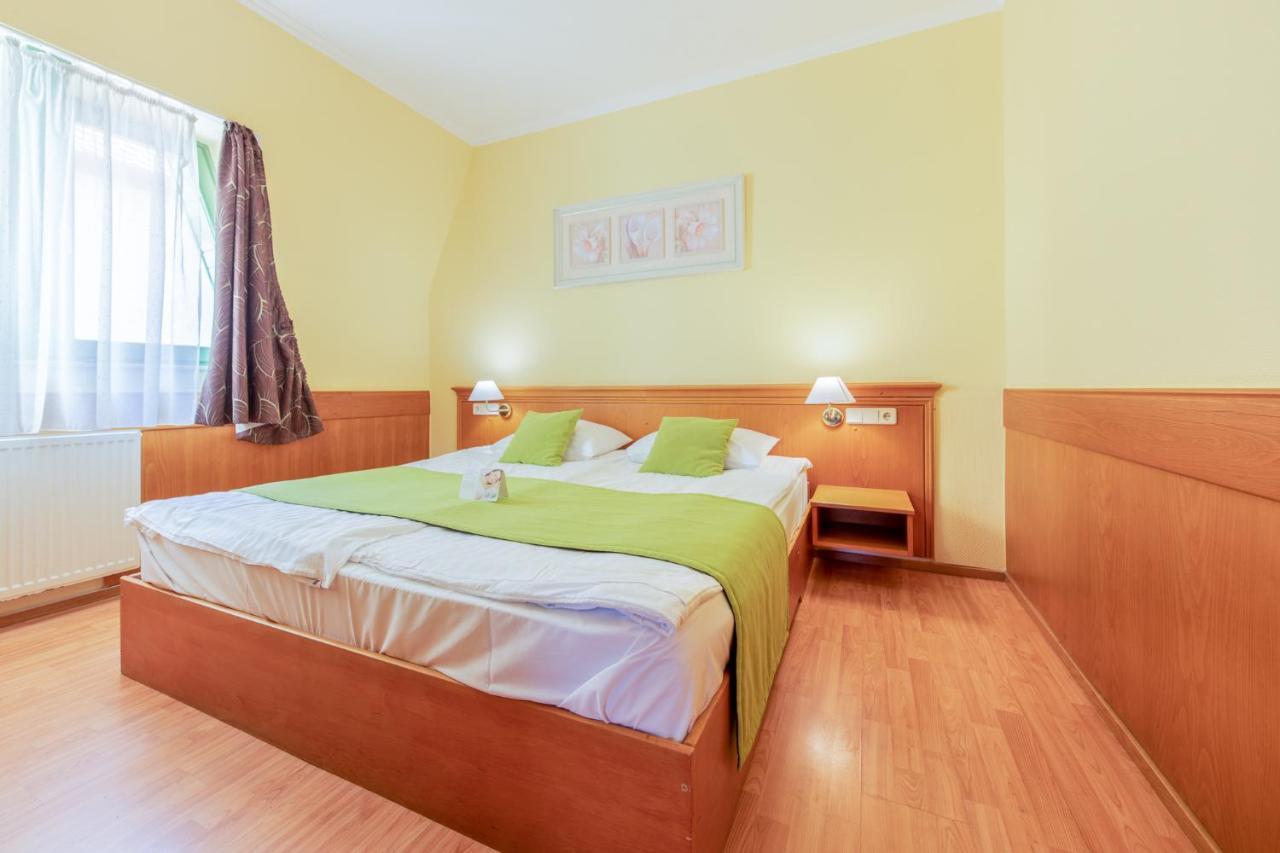 Holiday Club Apartman Hotel Heviz Exterior foto
