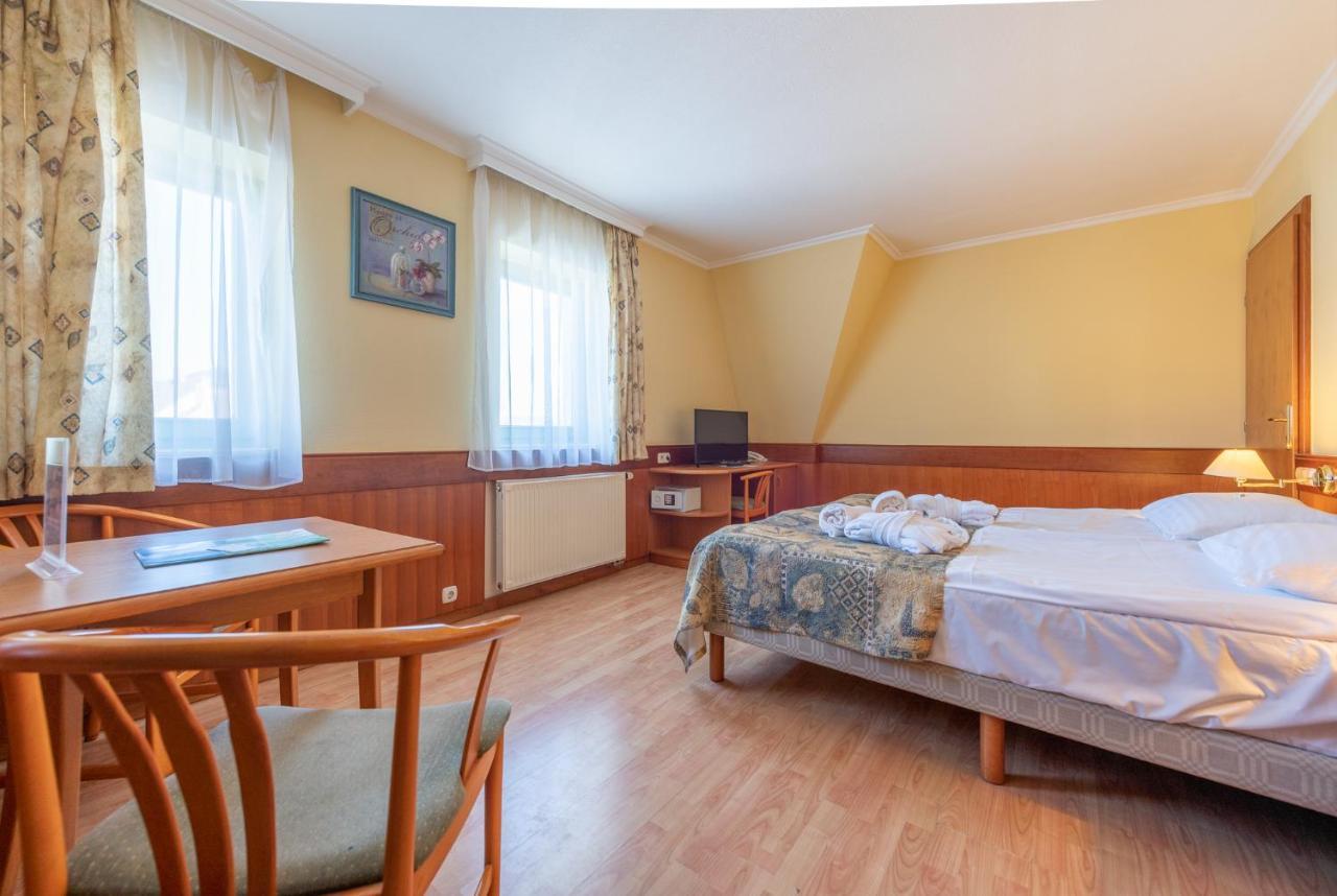 Holiday Club Apartman Hotel Heviz Exterior foto