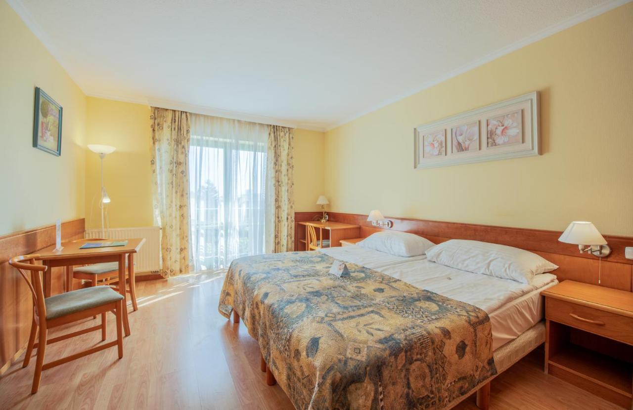 Holiday Club Apartman Hotel Heviz Exterior foto