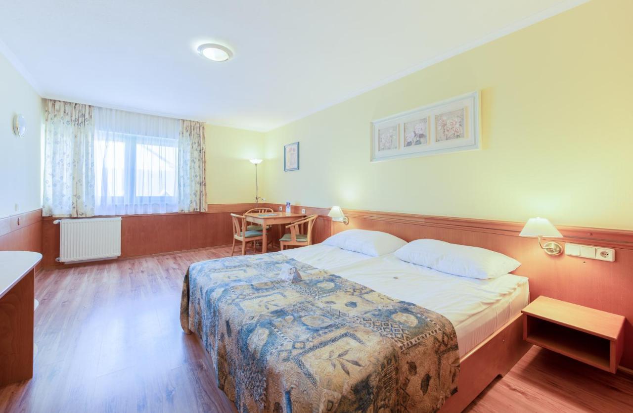 Holiday Club Apartman Hotel Heviz Exterior foto